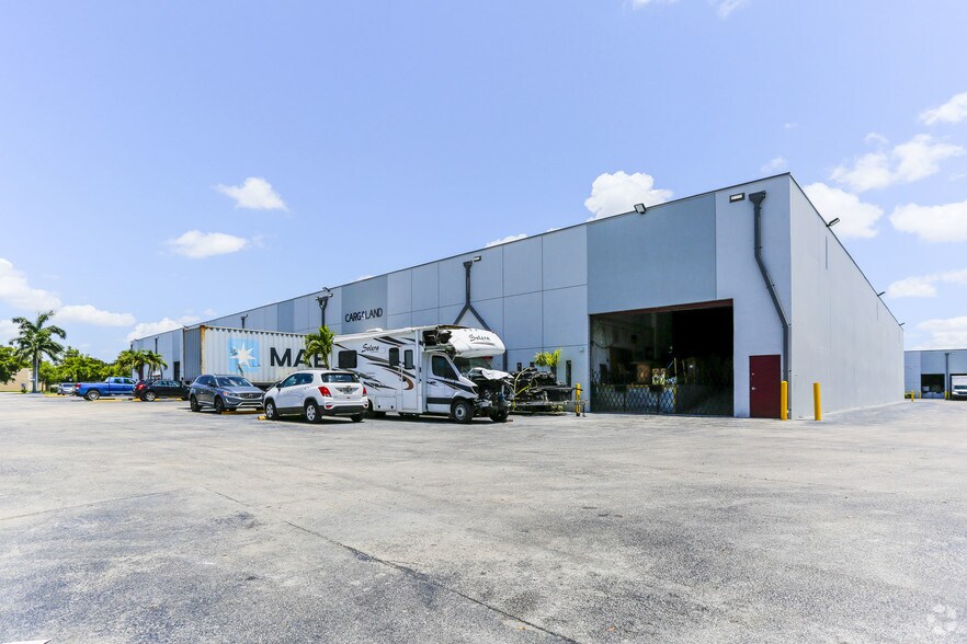 Primary Photo Of 2740-2764 NW 112th Ave, Doral Warehouse For Lease