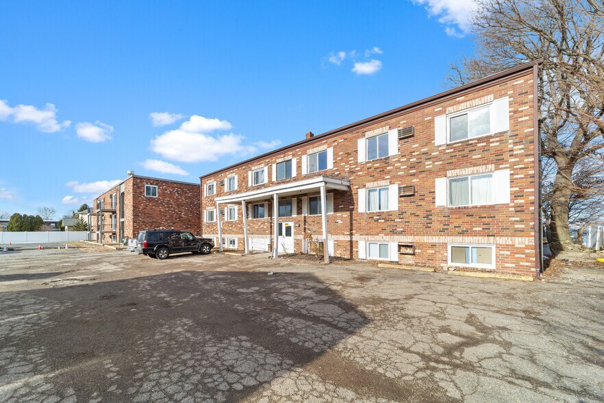More Photos Of 4004 W Erie Ave, Lorain Apartments For Sale