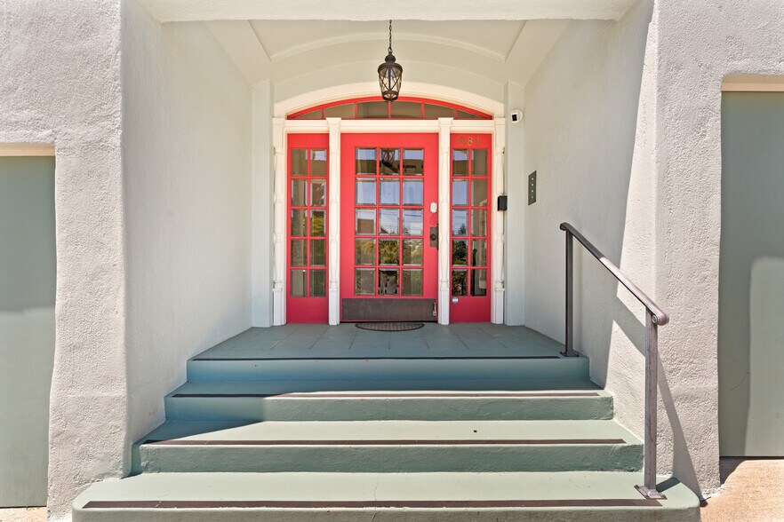 More Photos Of 881 Erie St, Oakland Apartments For Sale