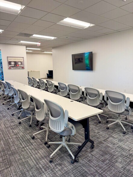 More Photos Of 5800 Granite Pky, Plano Office For Lease