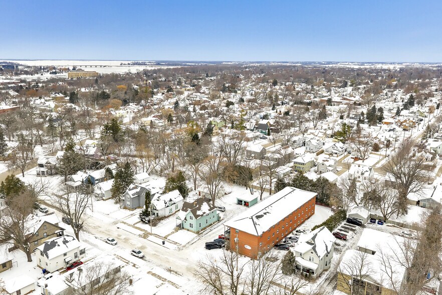More Photos Of 836 Vine Ave, Oshkosh Apartments For Sale