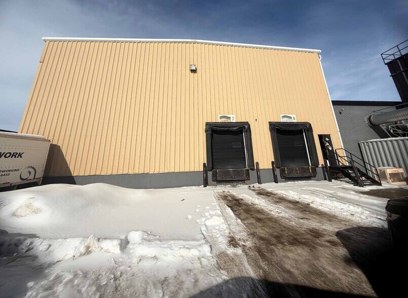 Primary Photo Of 12110-12118 142 St NW, Edmonton Manufacturing For Lease