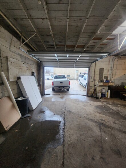 More Photos Of 217 Steedly Dr, Louisville Light Distribution For Sale