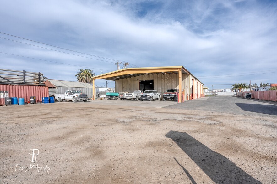 More Photos Of 7005 Downing Ave, Bakersfield Warehouse For Sale