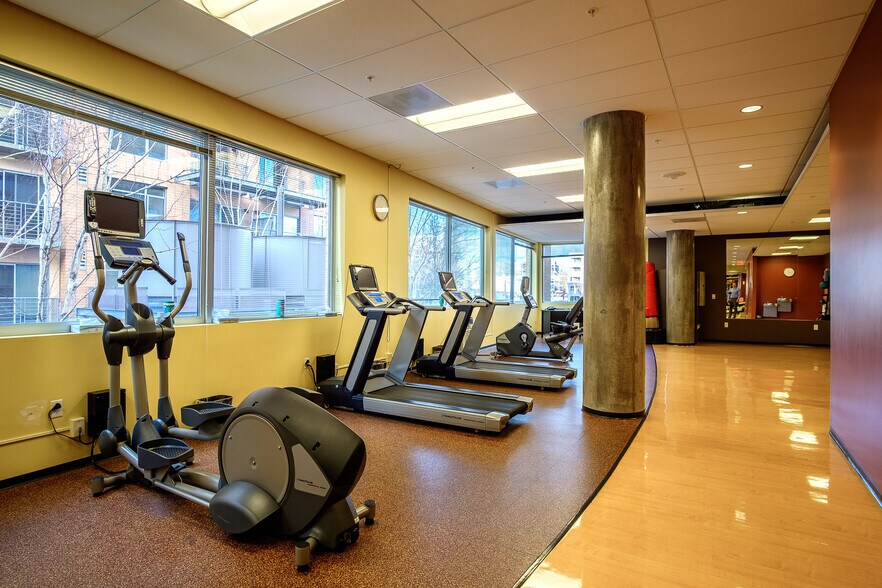 More Photos Of 700 Washington St, Vancouver Office For Lease