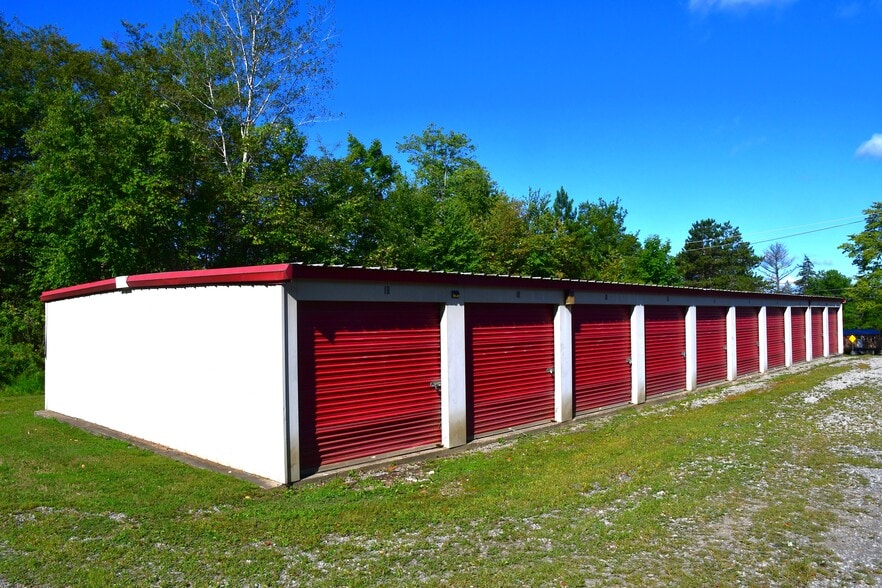 More Photos Of 138 Chestnut St, Marienville General Retail For Sale