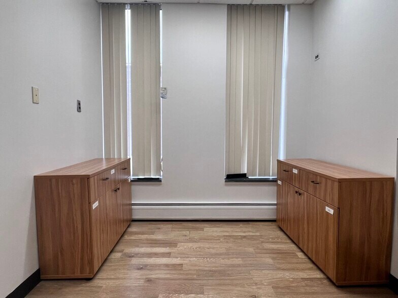 More Photos Of 27 Bleeker St, Millburn Office For Lease