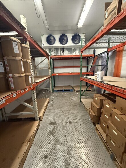 More Photos Of 4008 E 10th Ave, Tampa Warehouse For Lease