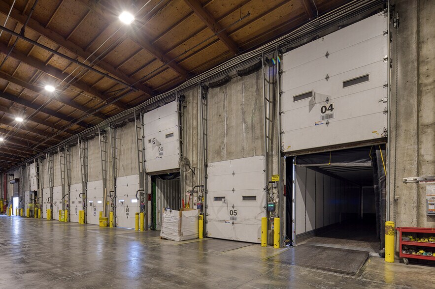 More Photos Of 2500 Huntington Dr, Fairfield Manufacturing For Sale