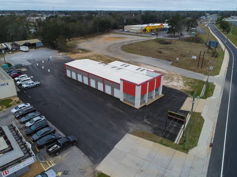 Primary Photo Of 8969 Pensacola Blvd, Pensacola Auto Repair For Sale