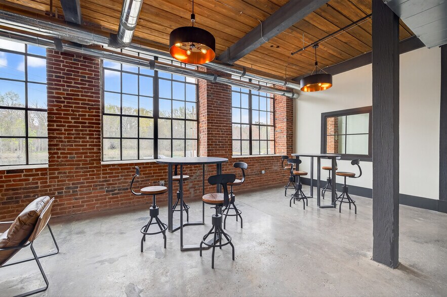 More Photos Of 200 Barrett St, Monroe Warehouse For Lease