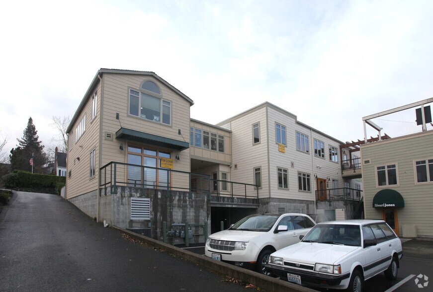 More Photos Of 215 Wilkes St, Steilacoom Office For Lease