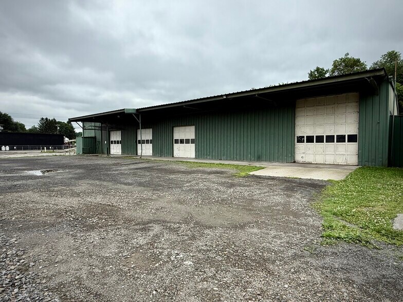 More Photos Of 21 Squires St, Cortland Warehouse For Lease