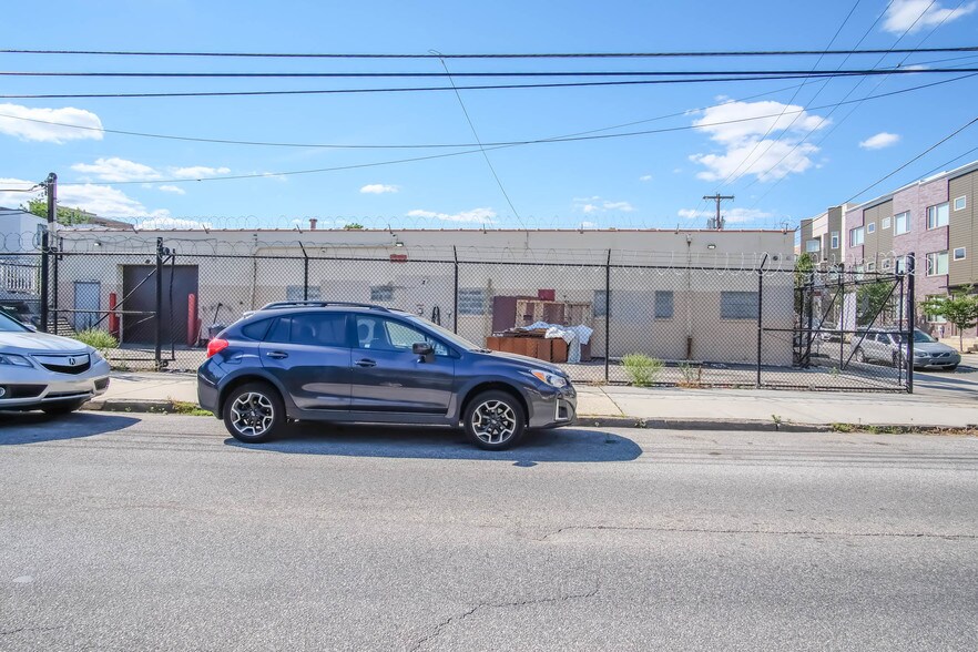 More Photos Of 1100-1104 E Berks St, Philadelphia Flex For Lease