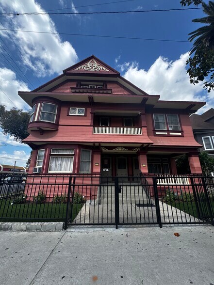 More Photos Of 2119 S Union Ave, Los Angeles Apartments For Sale