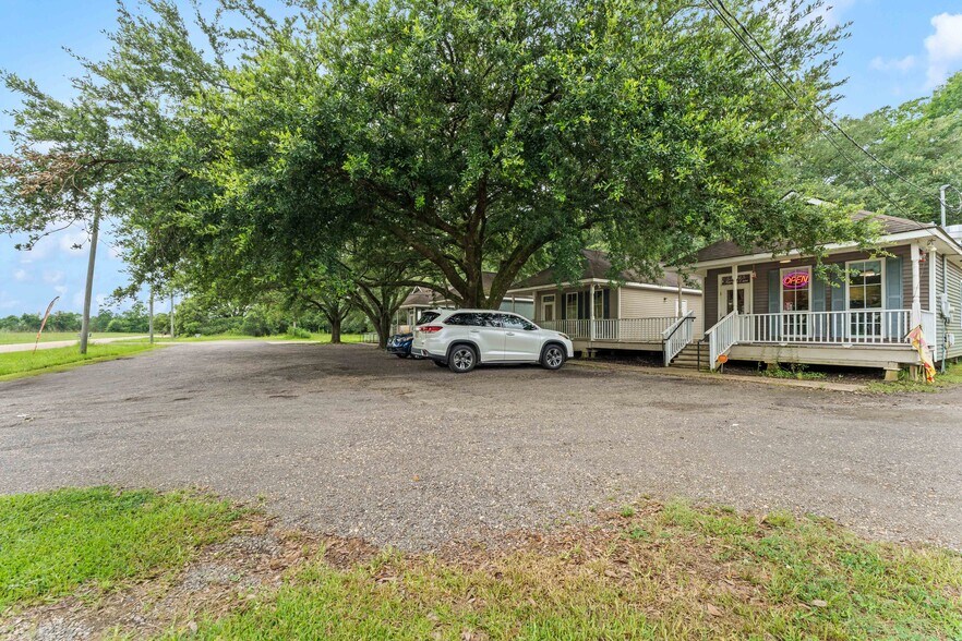 Primary Photo Of 53517 Harvest Ln, Loranger Office For Sale