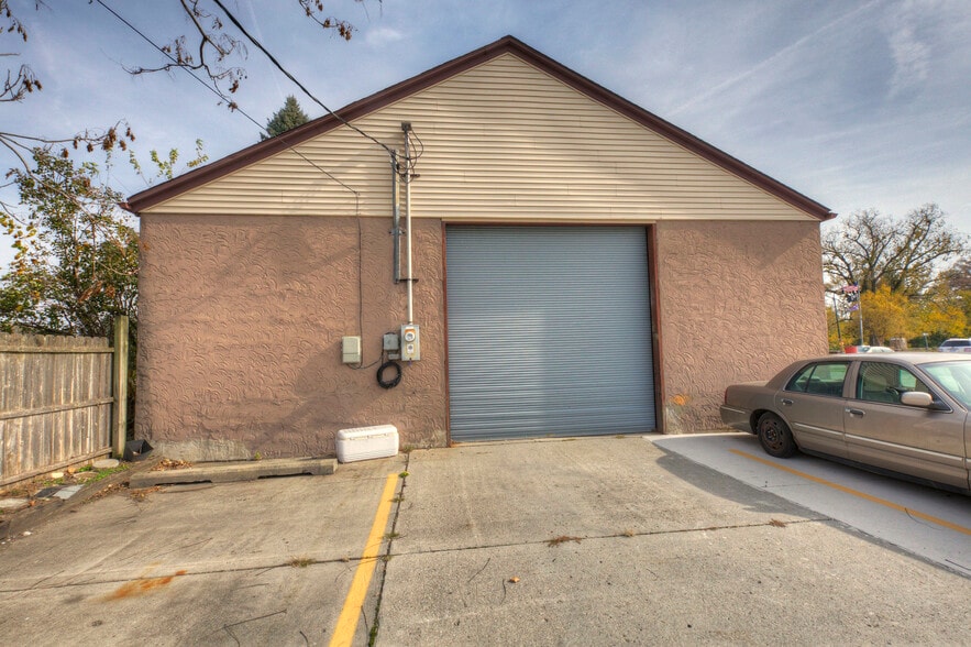 More Photos Of 36050 Goddard Rd, Romulus Auto Repair For Sale