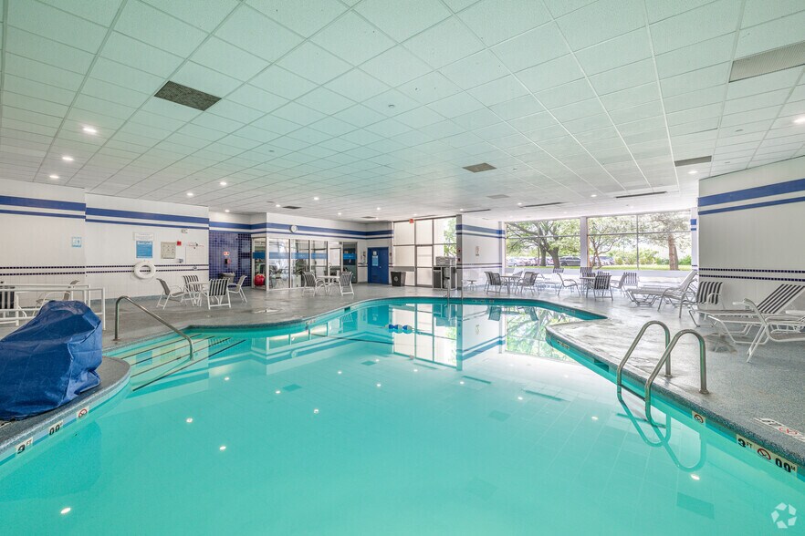 More Photos Of 10249 W Irving Park Rd, Schiller Park Hotel For Sale