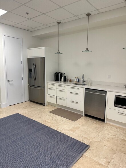 More Photos Of 320 1st St N, Jacksonville Beach Office Residential For Sale