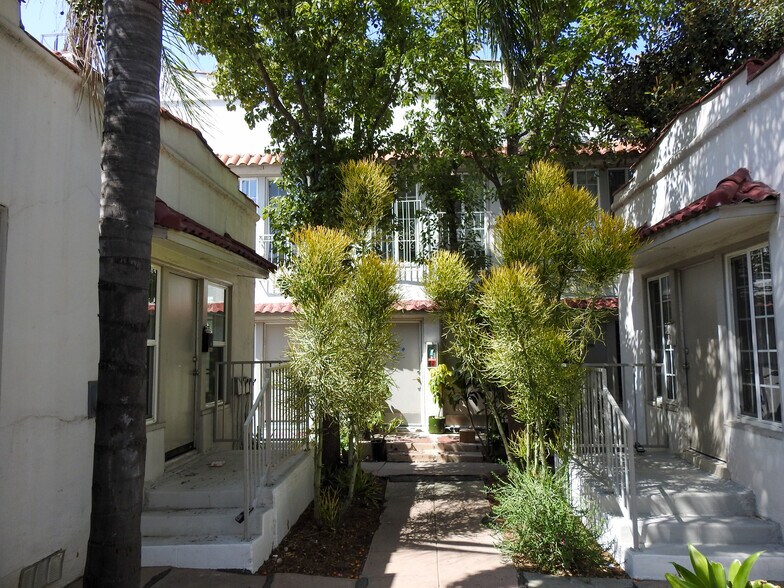 More Photos Of 4515 Willowbrook Ave, Los Angeles Apartments For Sale
