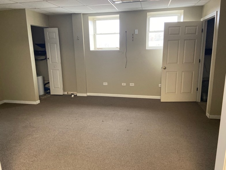 More Photos Of 189 Poplar Pl, North Aurora Warehouse For Lease