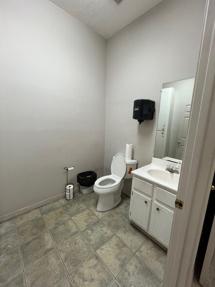 More Photos Of 1103 E Main St, Philadelphia Storefront For Sale