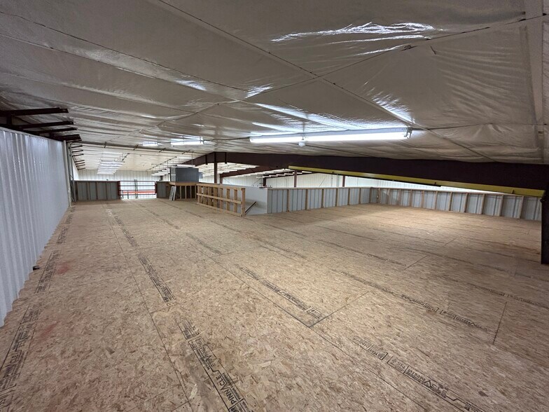 More Photos Of 601 4th St, De Smet Warehouse For Sale