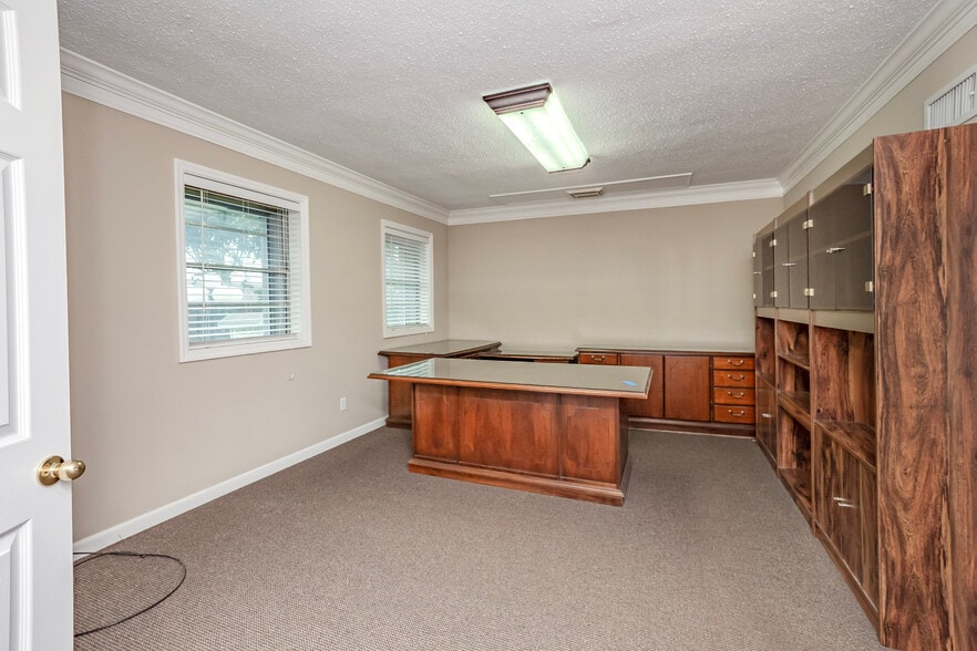 More Photos Of 4163 Crescent Dr, Saint Louis Medical For Sale