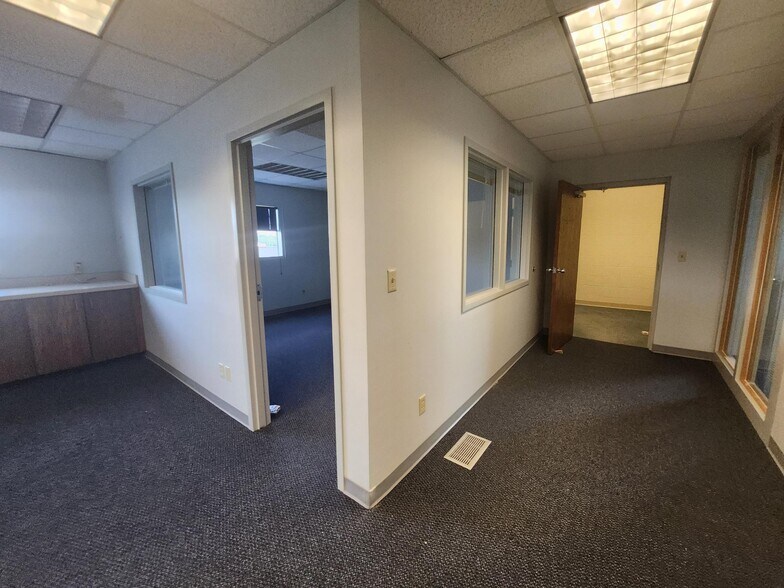 More Photos Of 2600 Zion Rd, Henderson Office For Sale