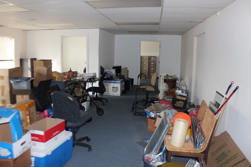 More Photos Of 1-8 Manor Dr, Hampton Medical For Sale