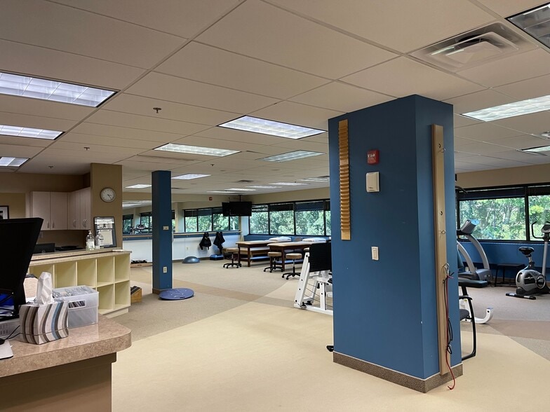 More Photos Of 8230 Boone Blvd, Vienna Office For Sale