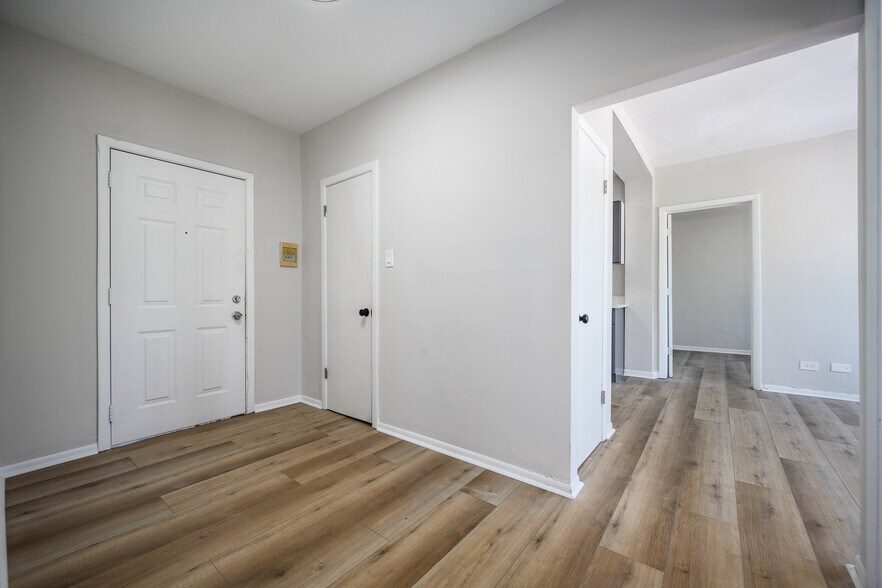 More Photos Of 1210 W 83rd St, Chicago Apartments For Sale