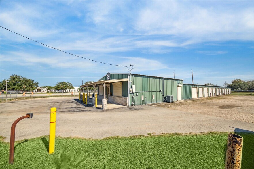 More Photos Of 5555 Hand Rd #B, Richmond Self Storage For Sale