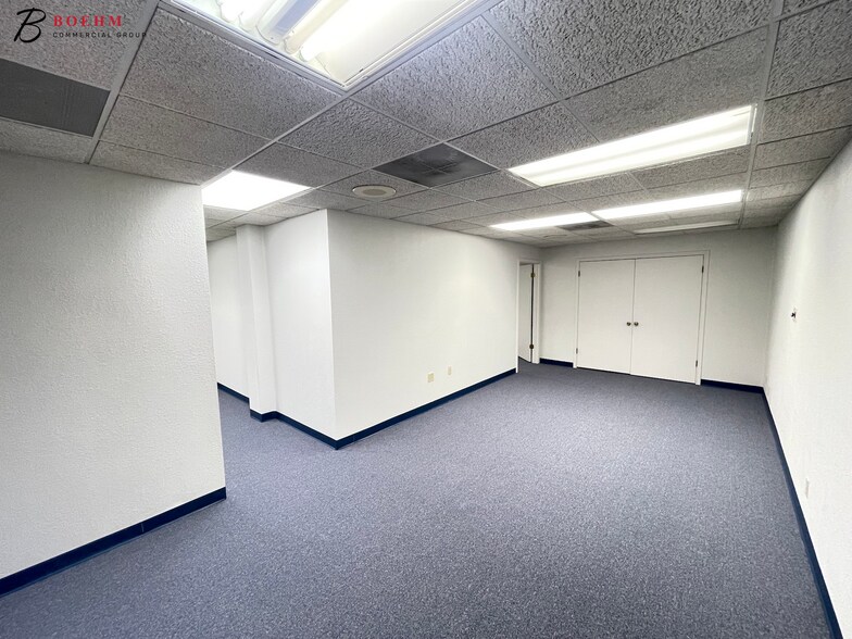 More Photos Of 204 -208 Cully Dr, Kerrville Office For Lease
