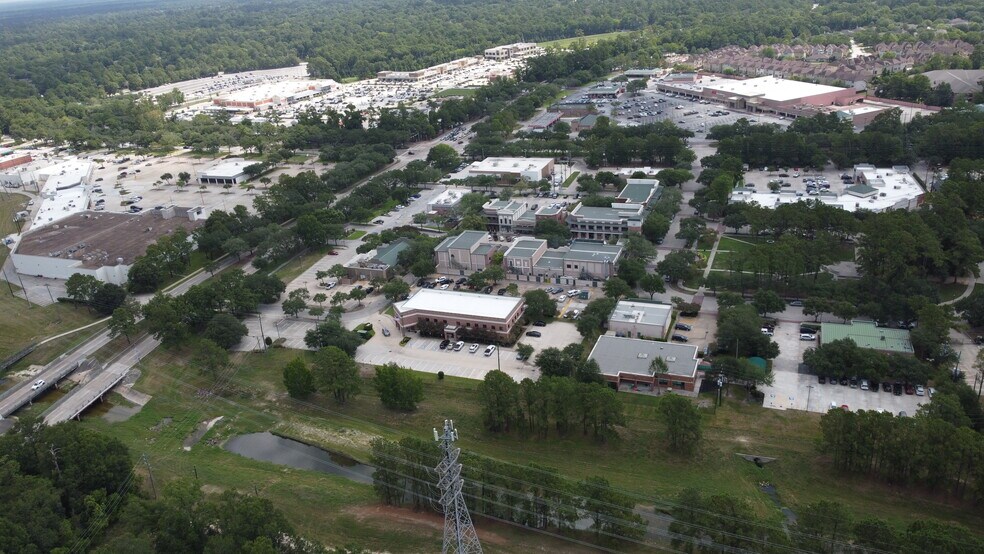 More Photos Of 8 N Main St, Kingwood Unknown For Lease