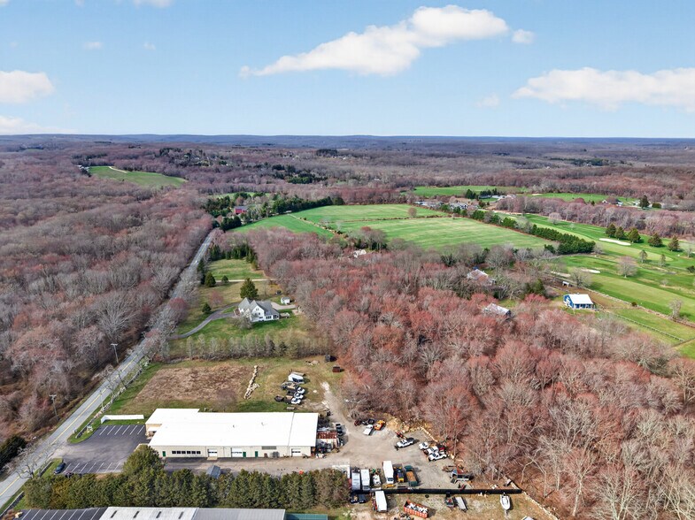 More Photos Of 300 Taugwonk Rd, Stonington Warehouse For Lease