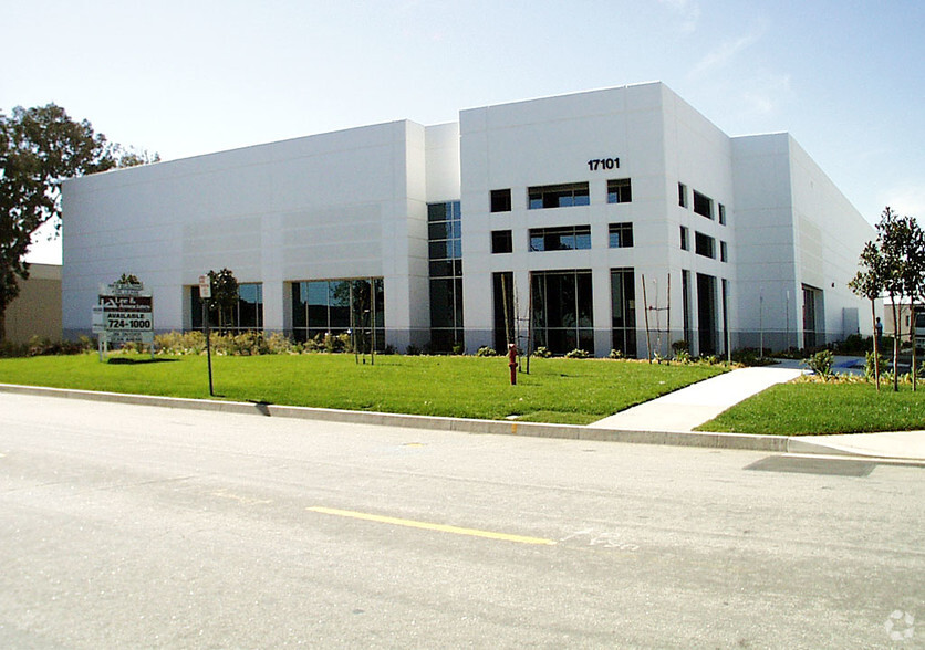 Primary Photo Of 17101 Murphy Ave, Irvine Warehouse For Lease