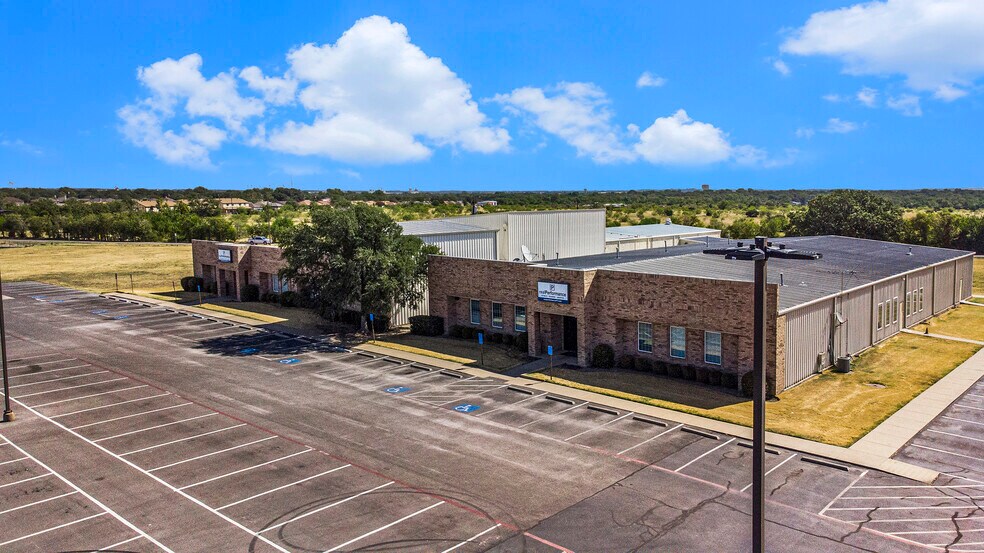 More Photos Of 1014 N Nolan River Rd, Cleburne Medical For Sale