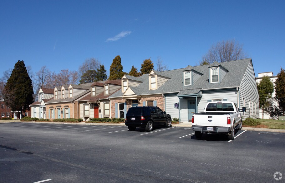 More Photos Of 1919 Boulevard St, Greensboro Office For Lease
