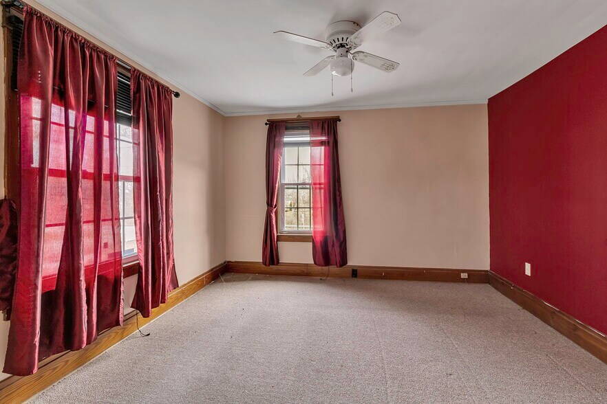 More Photos Of 646 Cayuga Dr, Niagara Falls Religious Facility For Sale