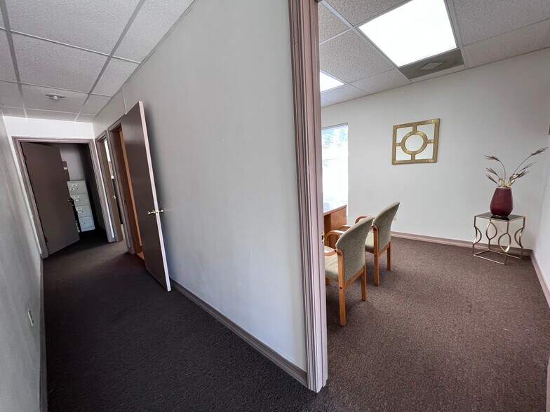 More Photos Of 4380 N Oak Tfwy, Kansas City Loft Creative Space For Sale