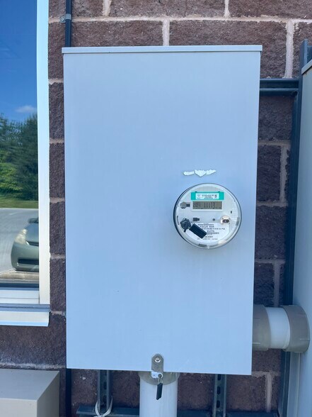 More Photos Of 1401 AIP Dr, Middletown Warehouse For Sale