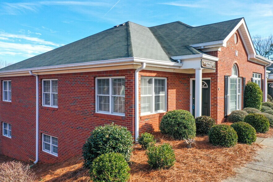 More Photos Of 555 Sun Valley Dr, Roswell Office For Sale