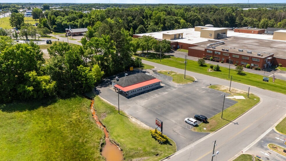 More Photos Of 120 Bank St, Sanford Restaurant For Sale