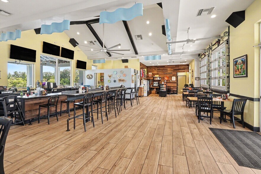 More Photos Of 11970 Fairway Lakes Dr, Fort Myers Restaurant For Sale