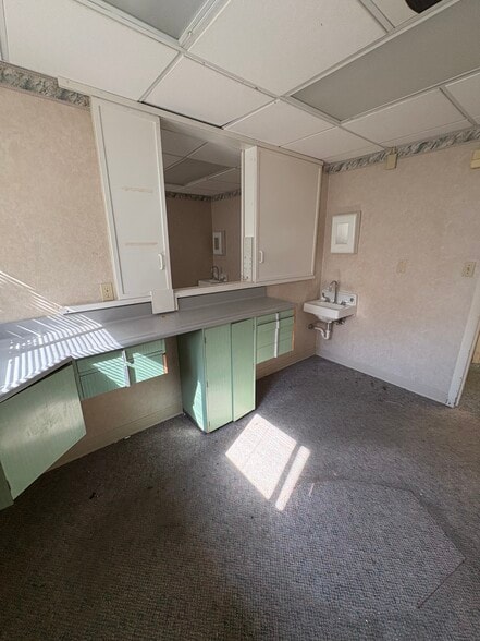 More Photos Of 2017 Sunset Blvd, Steubenville Office For Lease