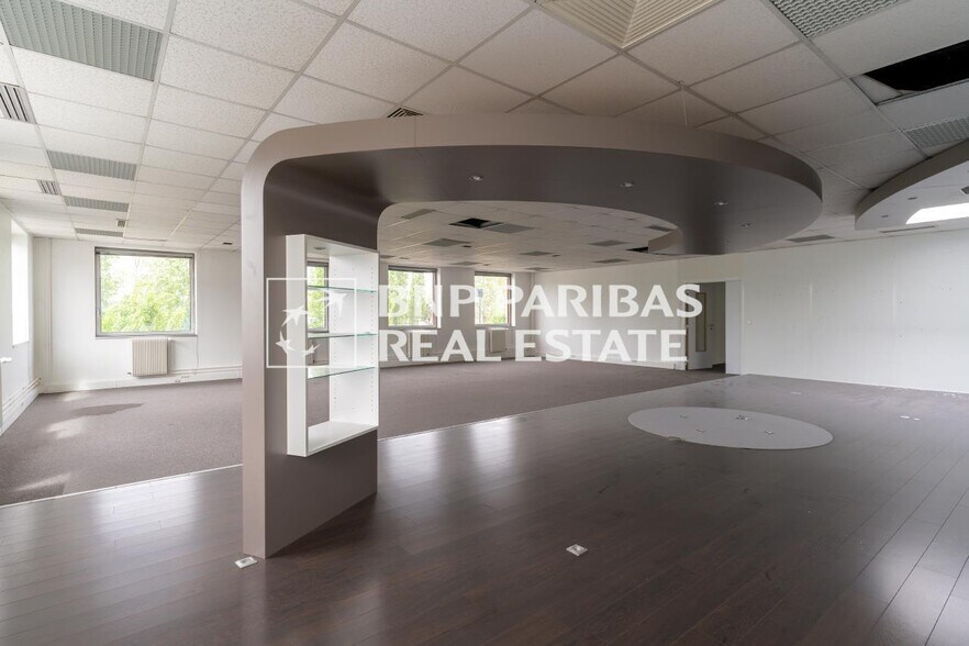 More Photos Of , Antony Office For Sale