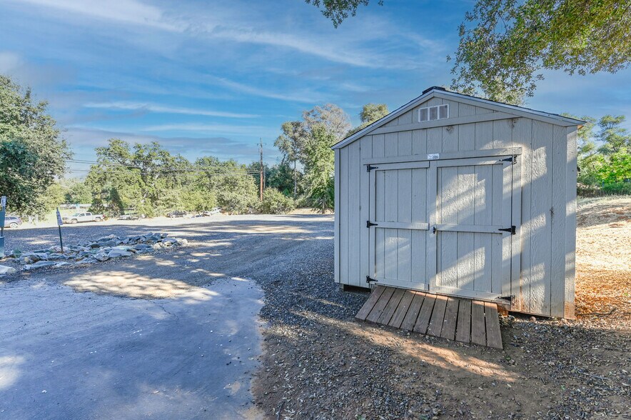 More Photos Of 382 CA-4, Murphys Office For Sale