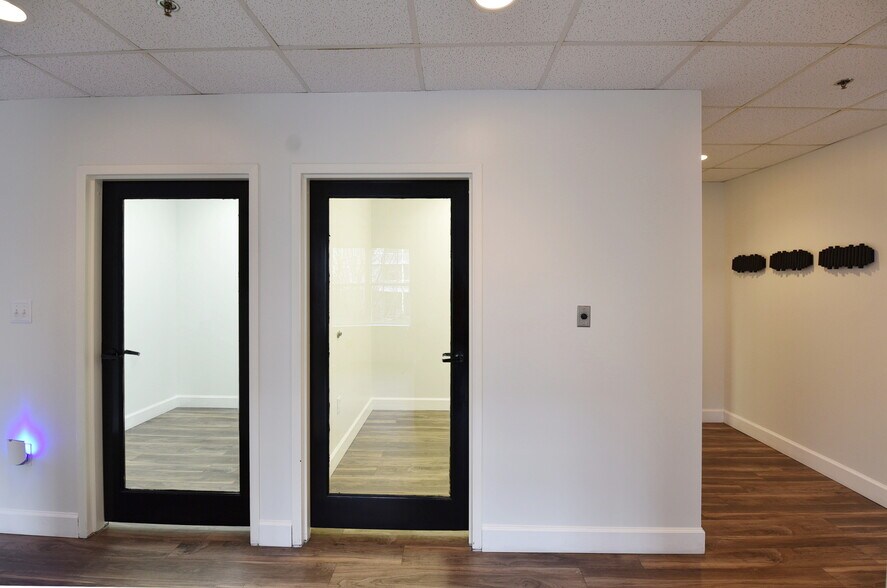 More Photos Of 13895 Hedgewood Dr, Woodbridge Medical For Sale
