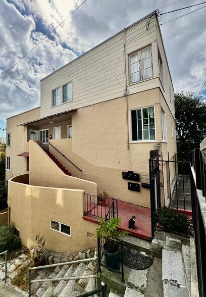 More Photos Of 33 Home Pl E, Oakland Apartments For Sale